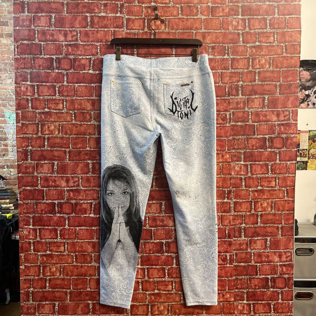 Digital Toni Blue Graphic Screen Printed Pants Size L