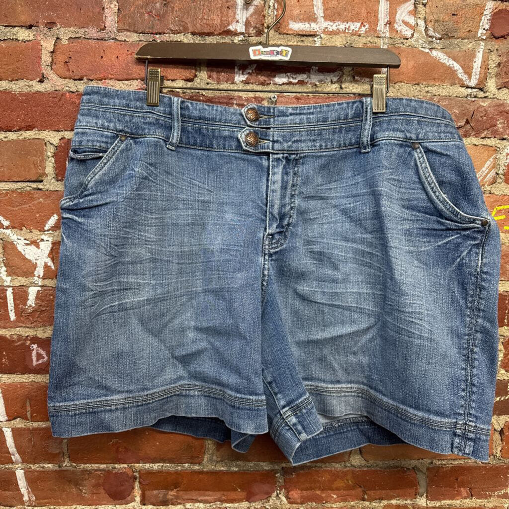 Lane Bryant Double Button Shorts Size 22