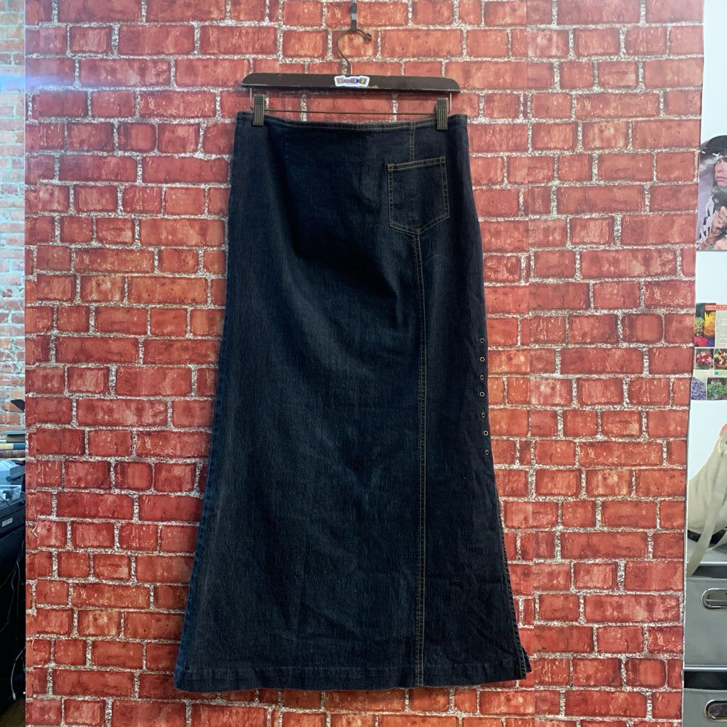 Bisou Bisou denim maxi skirt alternate view