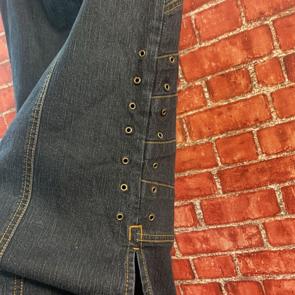 Bisou Bisou asymmetrical denim skirt detail view