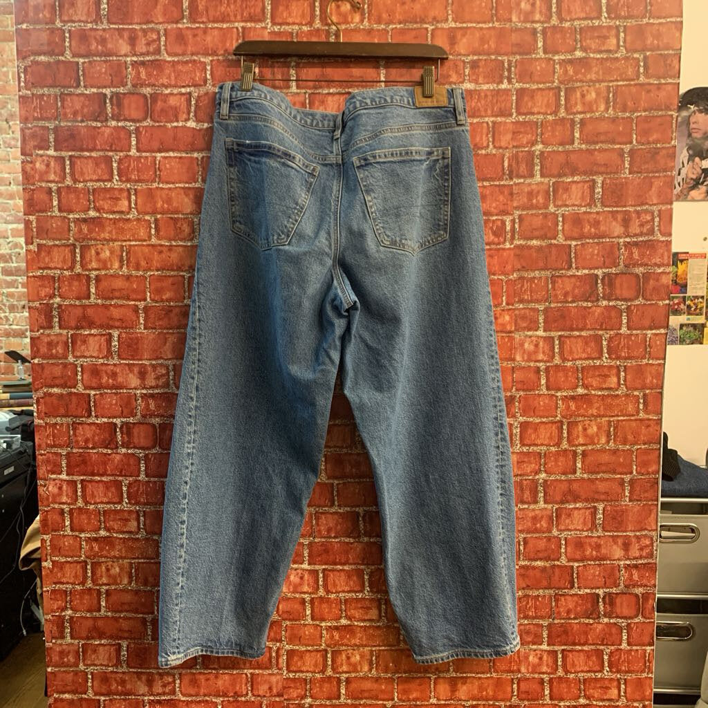 American Eagle blue barrel-leg jeans detail view