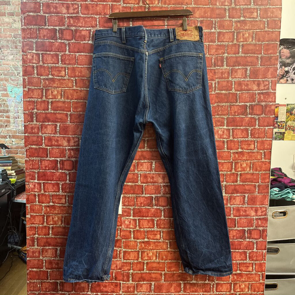 Levi 501 Straight Cut Dark Blue Size 44