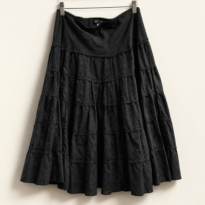 Avenue Montaigne Tiered Eyelet Mdi Skirt Black Ladies Size M