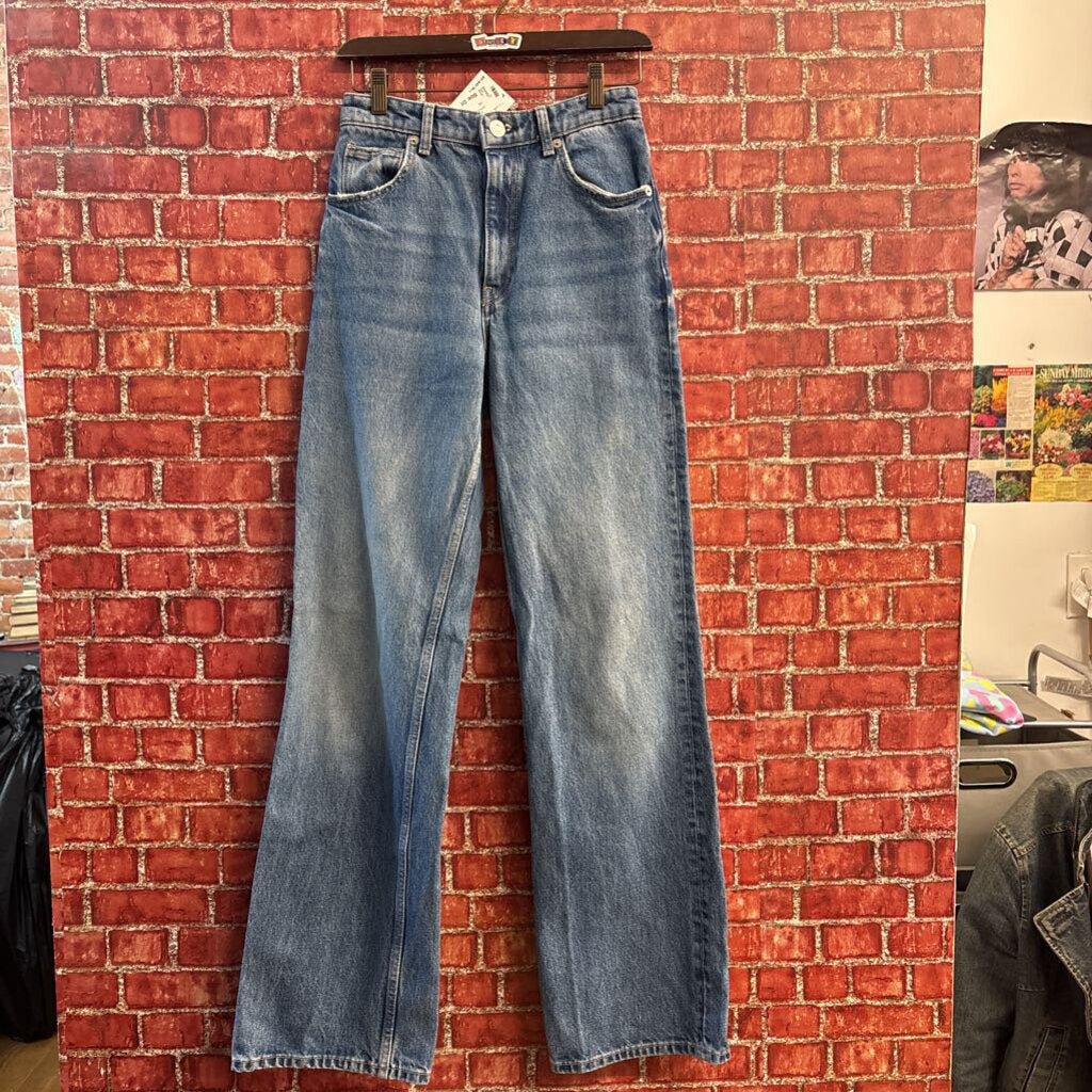 Zara Straight Cut Jean Light Wash Ladies Size 4