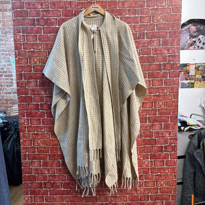 Unbranded Knitted Shawl Top Fringed Design Plaid Beige/Dark Grey Ladies Size 2XL D9