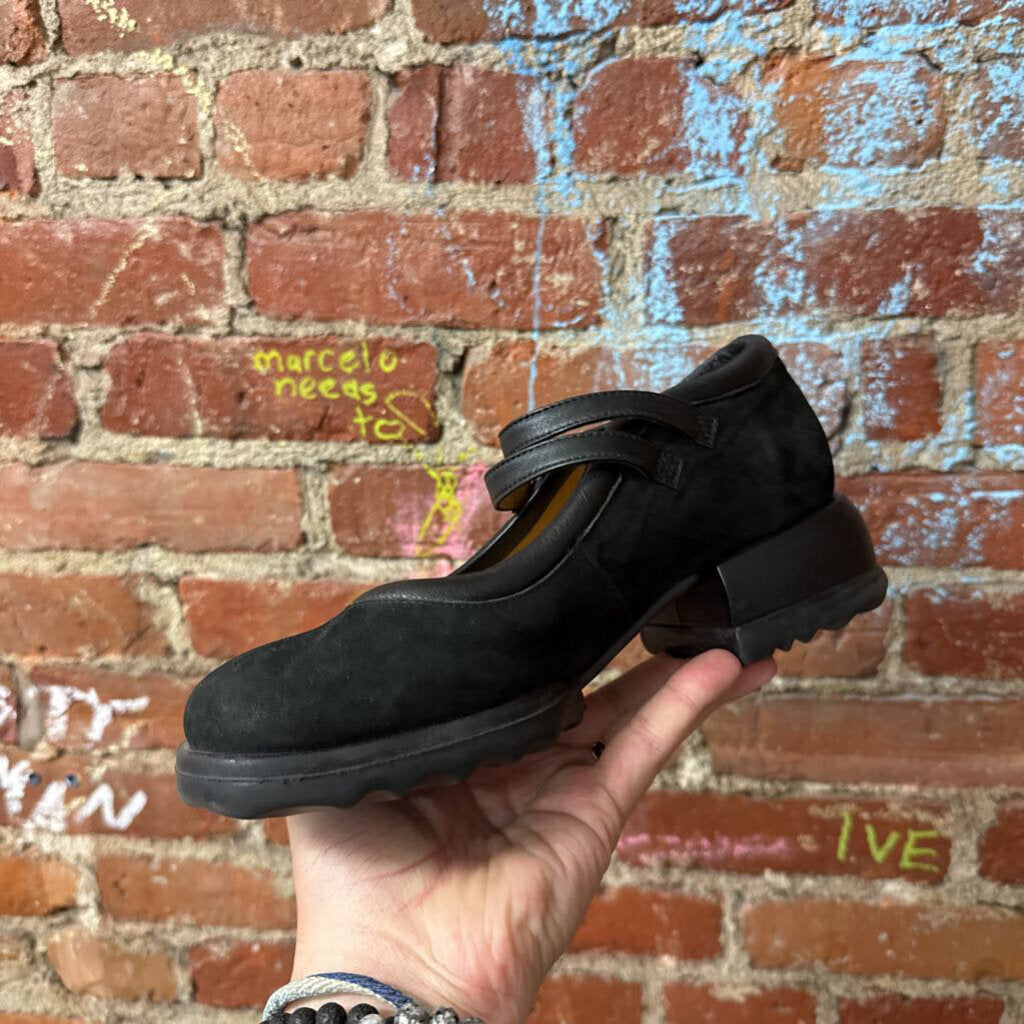 Vintage John Fluevog F/W 2018 Black Suede Mary Janes Size 38 (8L)