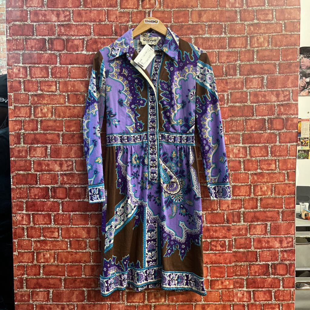 the Wilroy Traveler Midi Dress Buttons Floral/Paisley Purple/Brown