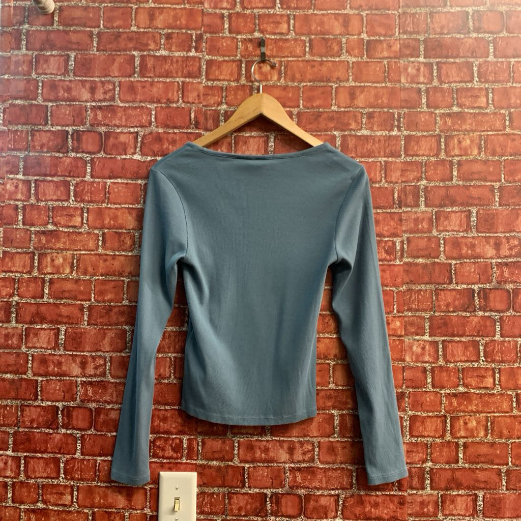 Levis Long Sleeve T Light Blue Ladies Size M