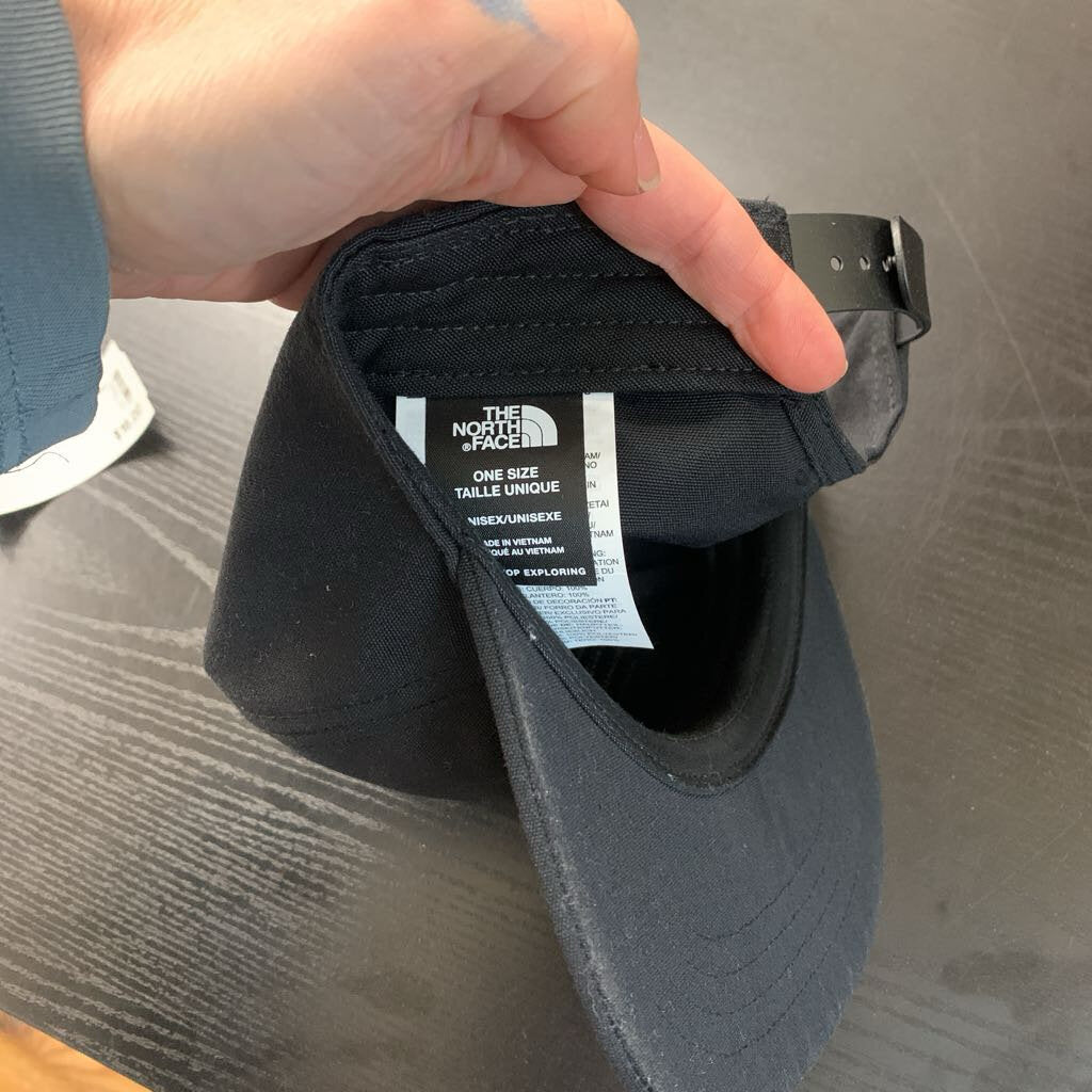 The North Face Adjustable Cap Flat Brim 'Walls Are Meant For Climbing' Black/Yellow