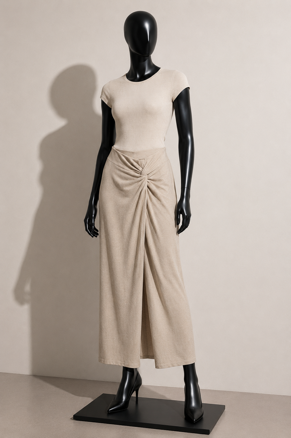 Vince. Maxi Skirt w/ Slit Beige Ladies Size M